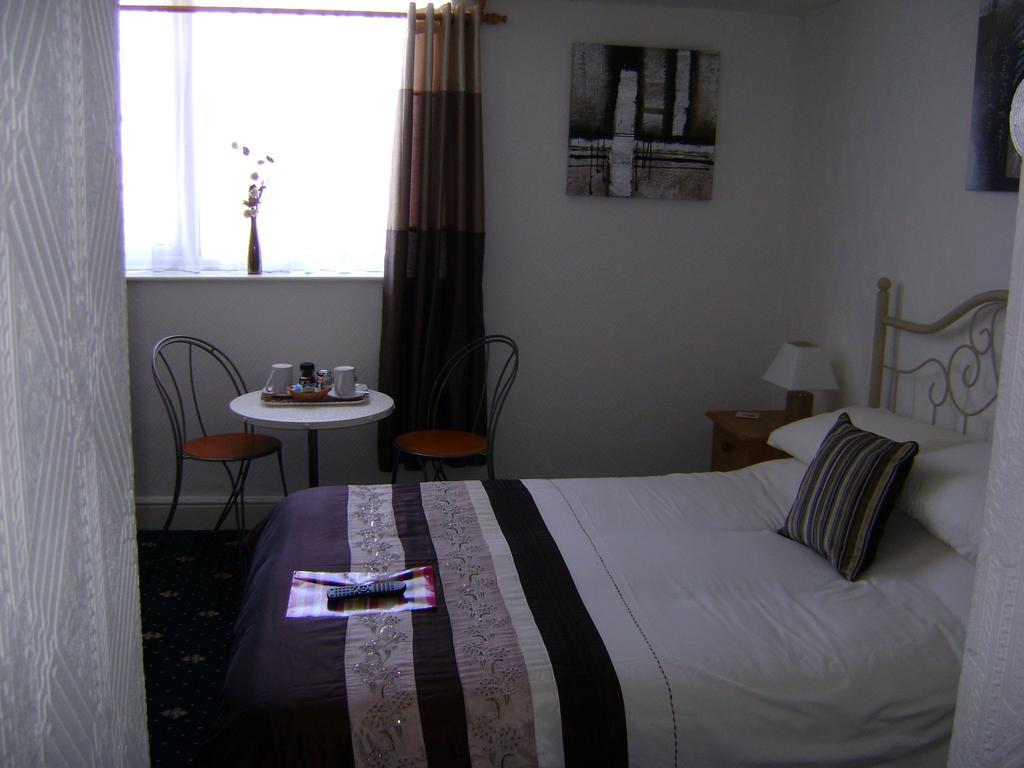Athenry Guest House Blackpool Room photo