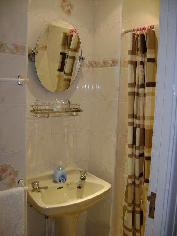 Athenry Guest House Blackpool Room photo